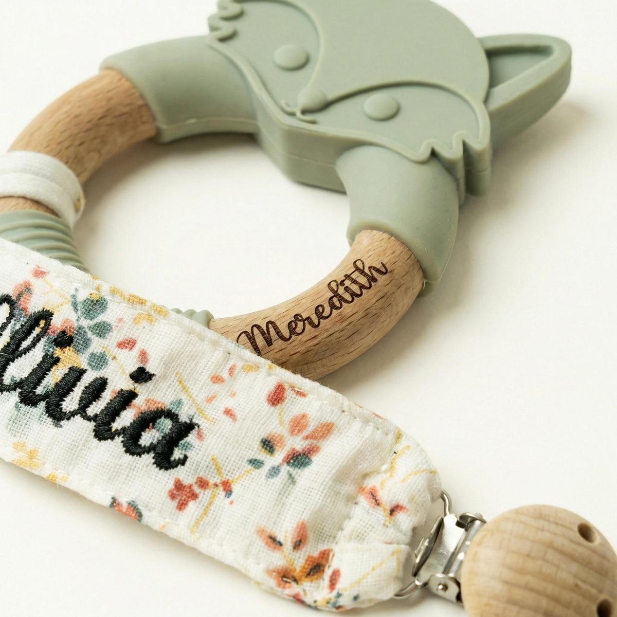 Personalized Baby Gift Set：Custom Muslin Pacifier Clip and Silicone Toy , Newborn Gift Box , Baby Shower Present