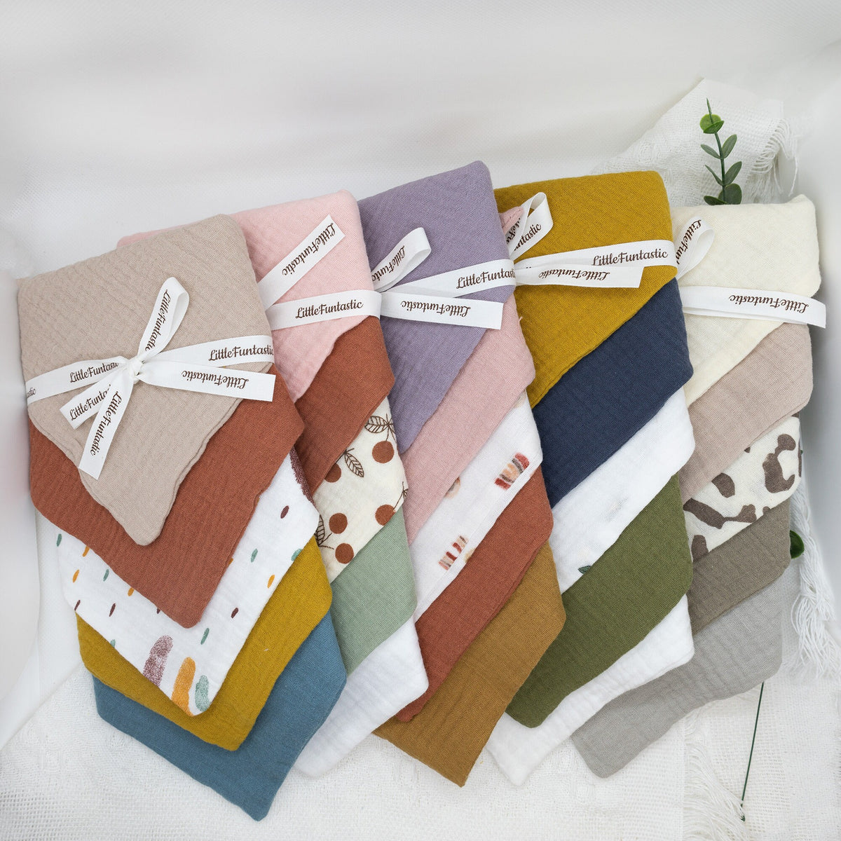 Personalized Baby Bibs Set of 5, 100% Cotton Embroidery Gift