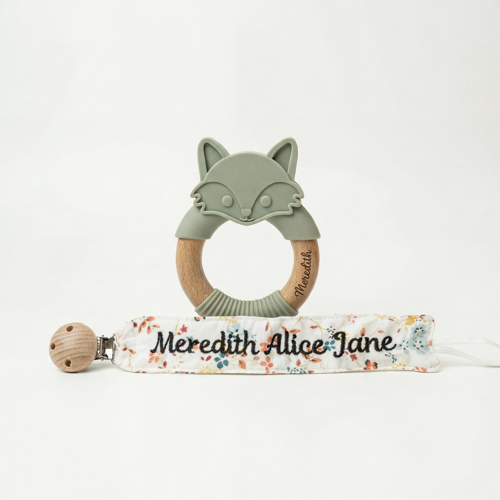 Personalized Baby Gift Set：Custom Muslin Pacifier Clip and Silicone Toy , Newborn Gift Box , Baby Shower Present