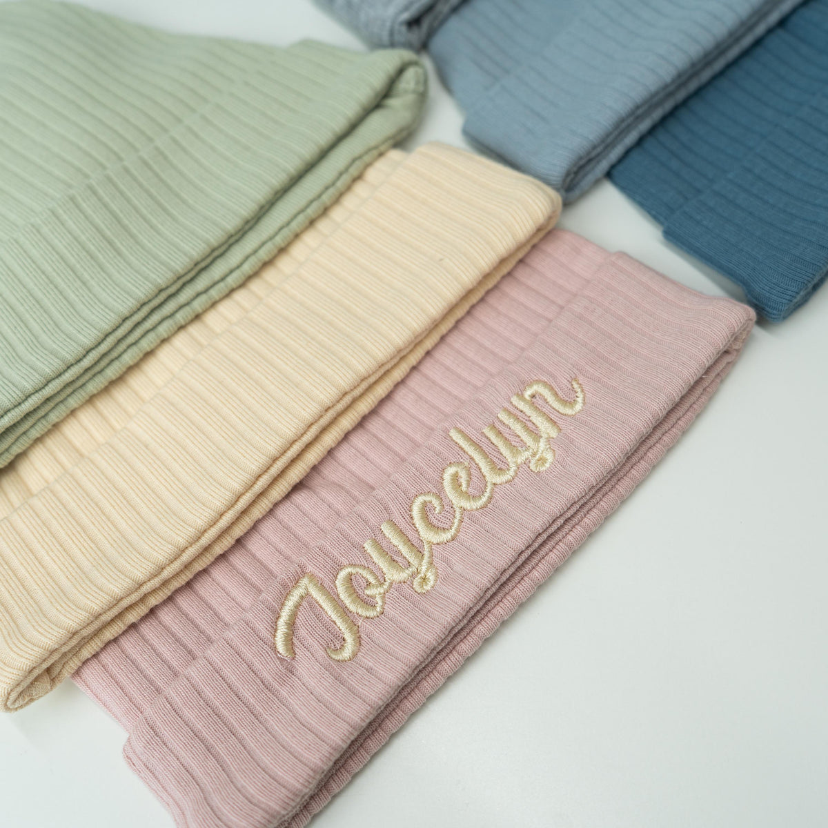 Personalized organic baby beanie with embroidered name: soft cotton,non-toxic and comfortable beanie