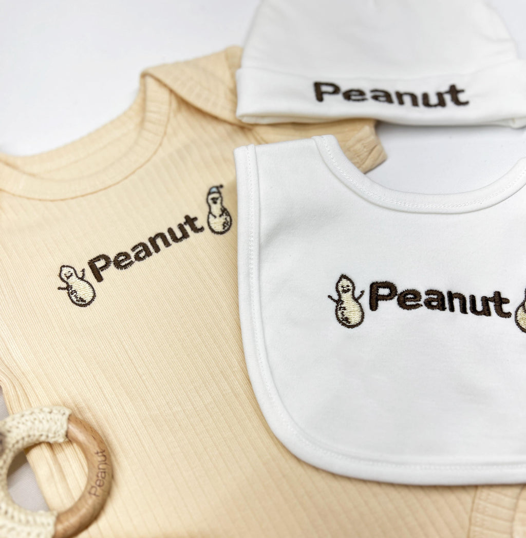 Personalized Organic Cotton Baby Gift Set | Bodysuit, Socks, Hat, Bib, Toy
