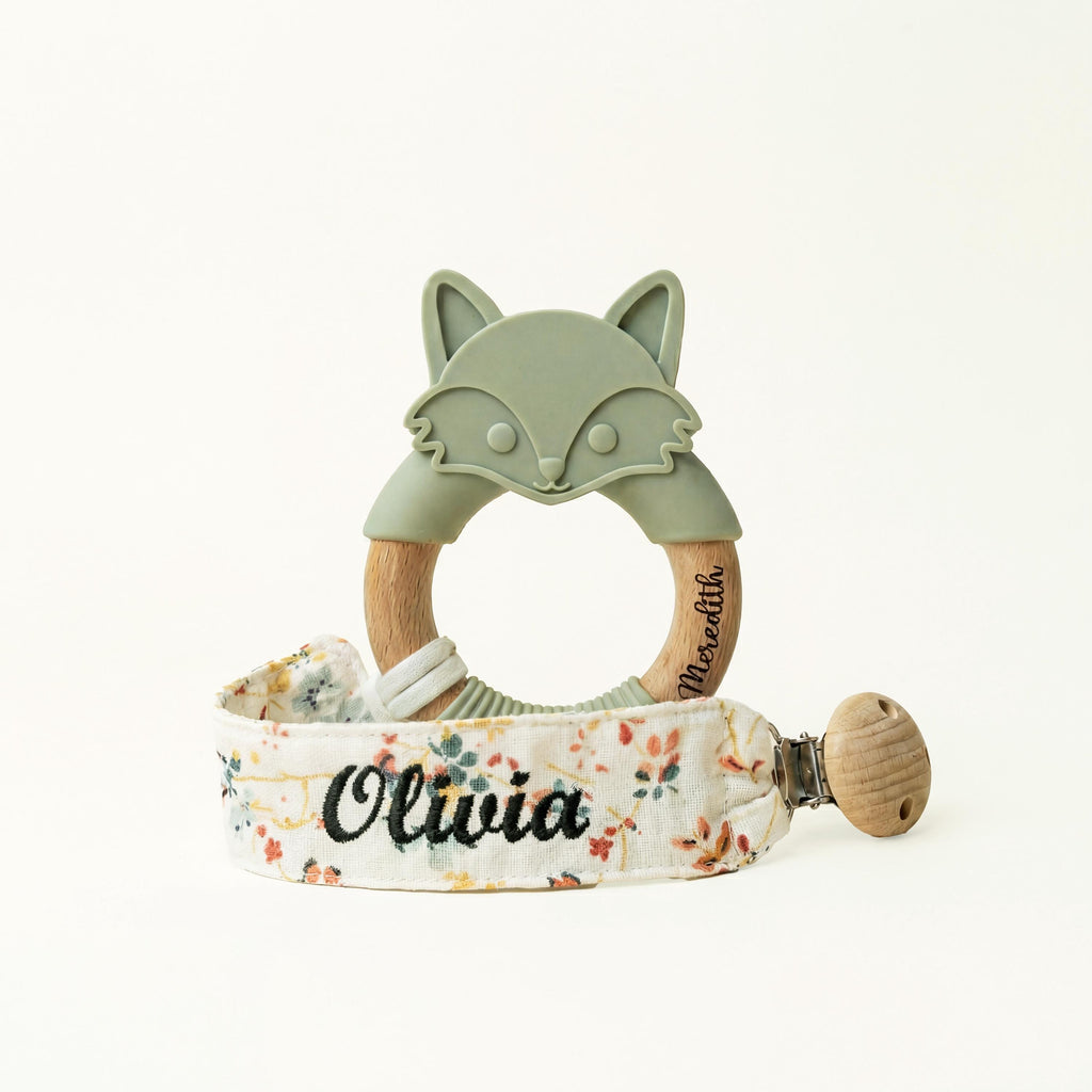 Personalized Baby Gift Set：Custom Muslin Pacifier Clip and Silicone Toy , Newborn Gift Box , Baby Shower Present